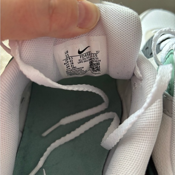 Nike Air Max 90 LV8 Women's Sneakers - Size 11 White Teal - Picture 8 of 12